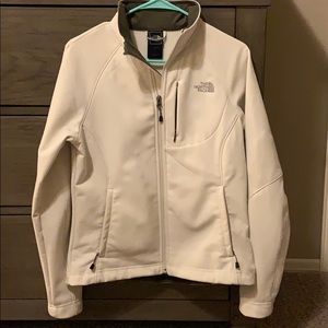 Sold - The Northface Women’s Apex Jacket